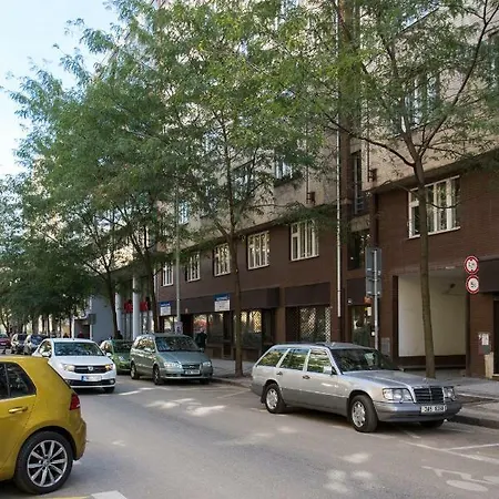 Cozy With Parking Near Center Apartmán