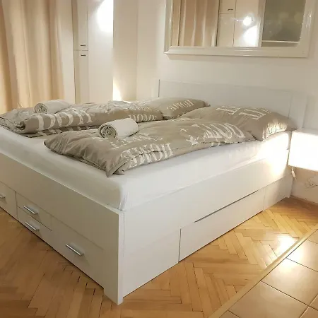 Cozy Near Center Praga