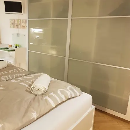 Apartmán Cozy With Parking Near Center Praha