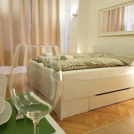 Cozy Near Center Praga